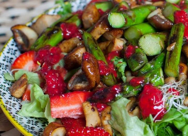 Fruchtiger Spargelsalat